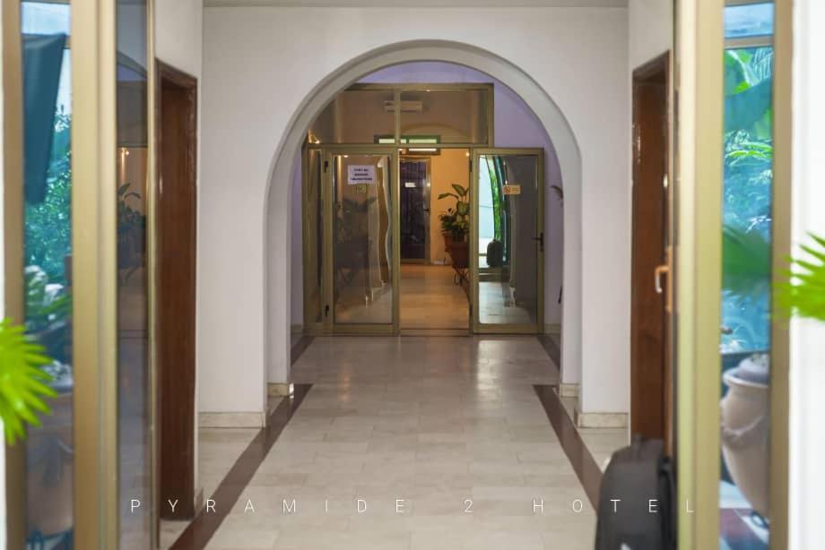 Pyramide II Hotel Kinshasa Eksteriør billede